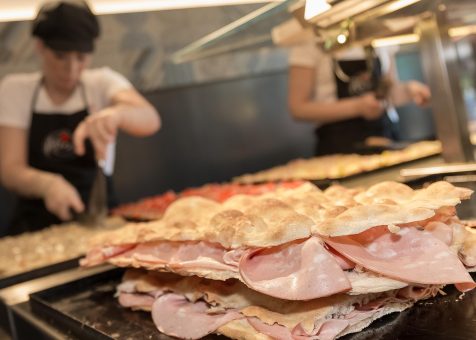 pala-fragrante-con-mortadella-1.jpg