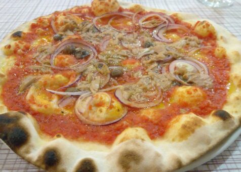 pizza-tonno-cipolla.jpg
