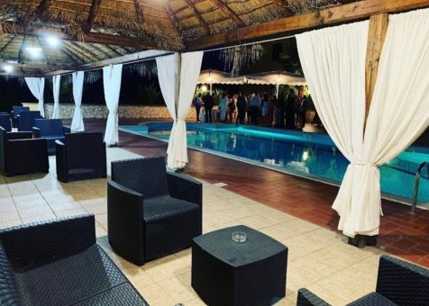 serata-a-bordo-piscina.jpg
